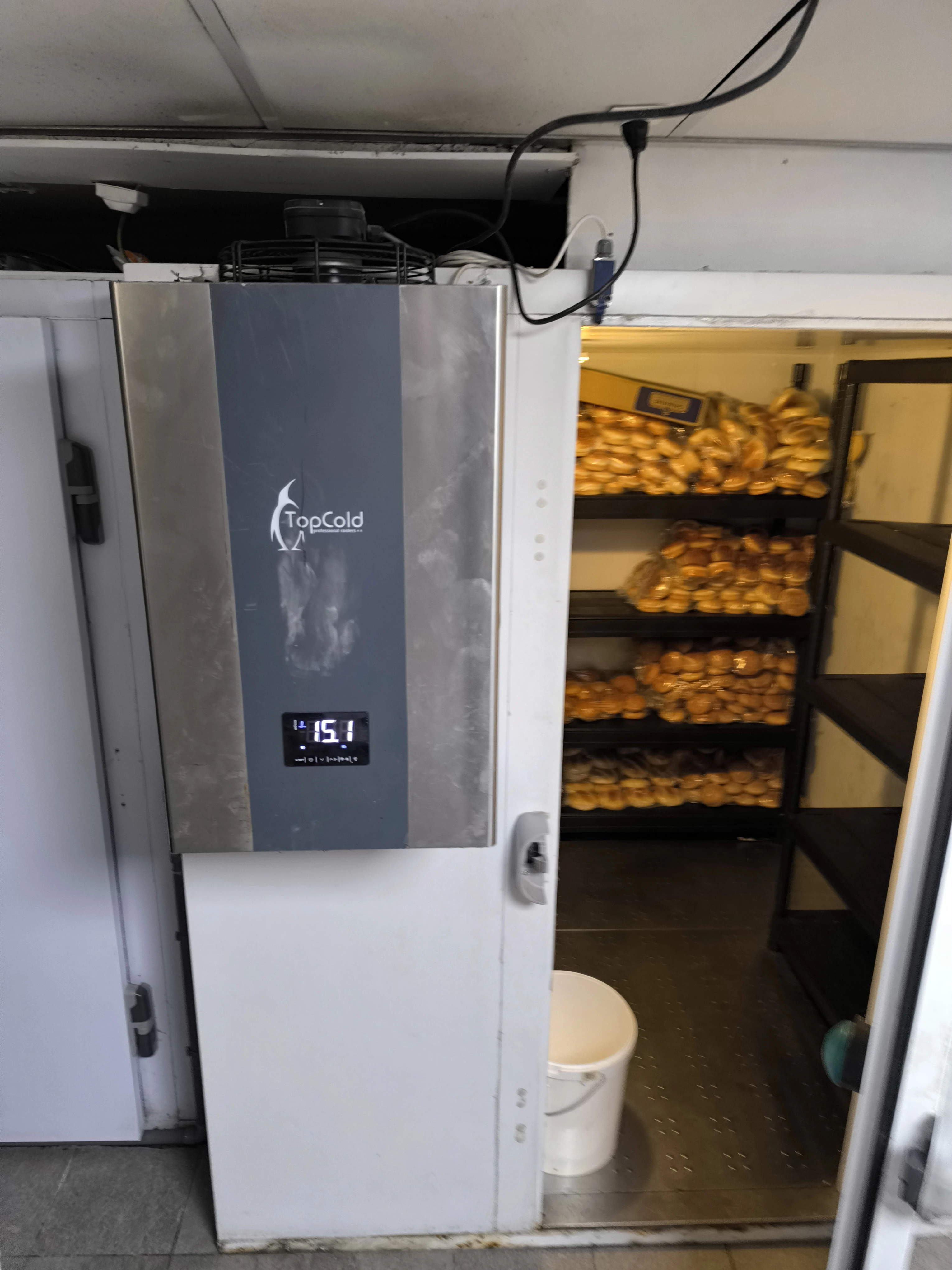 TopCold professional refrigerated cabinet for commercial use in Nice Arénas - Chikhaoui Services Depannage Commercial Refrigeration
