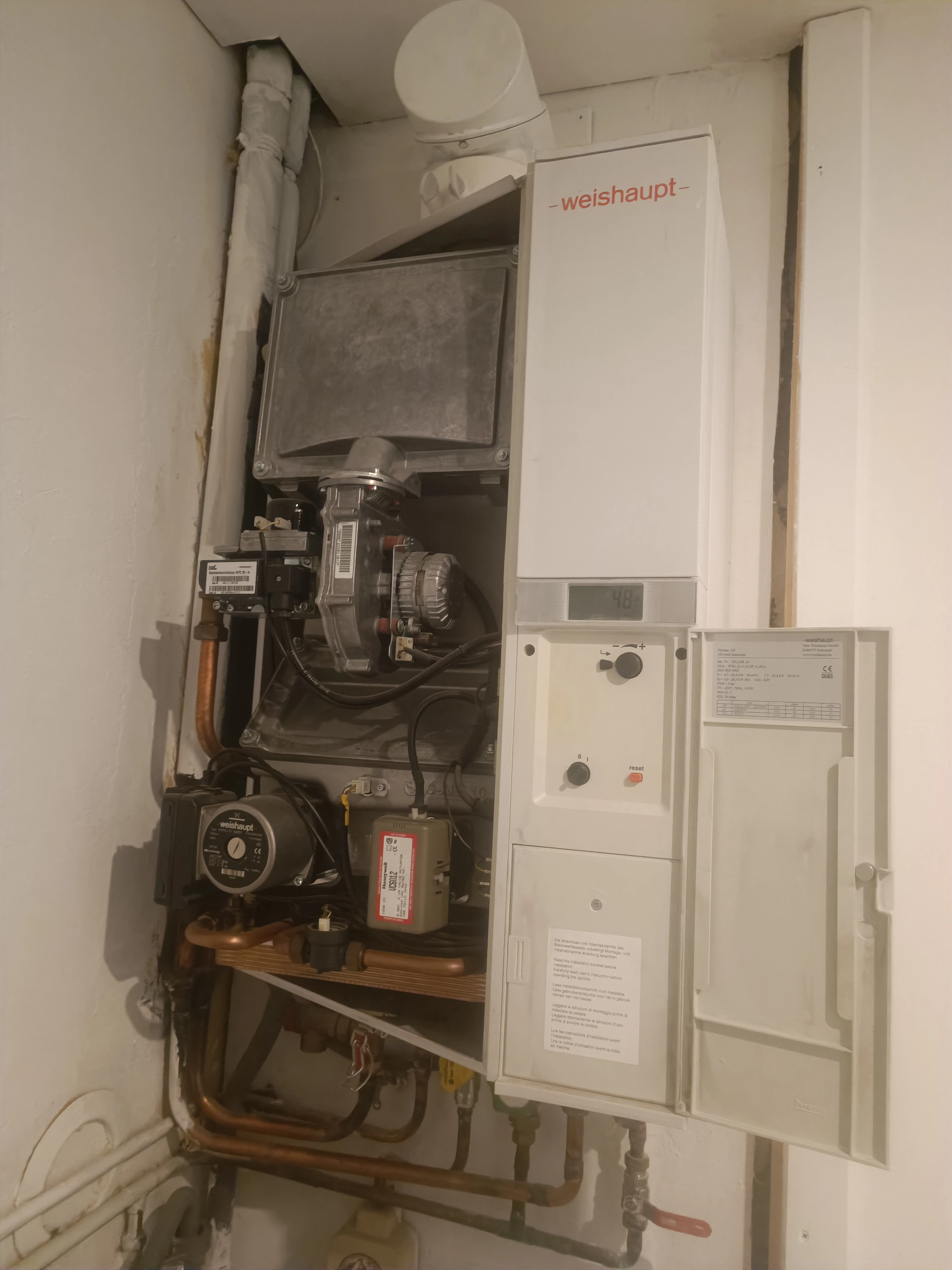 Weishaupt central heating system installed in Nice Musiciens - Chikhaoui Services Depannage Heating Engineer Service
