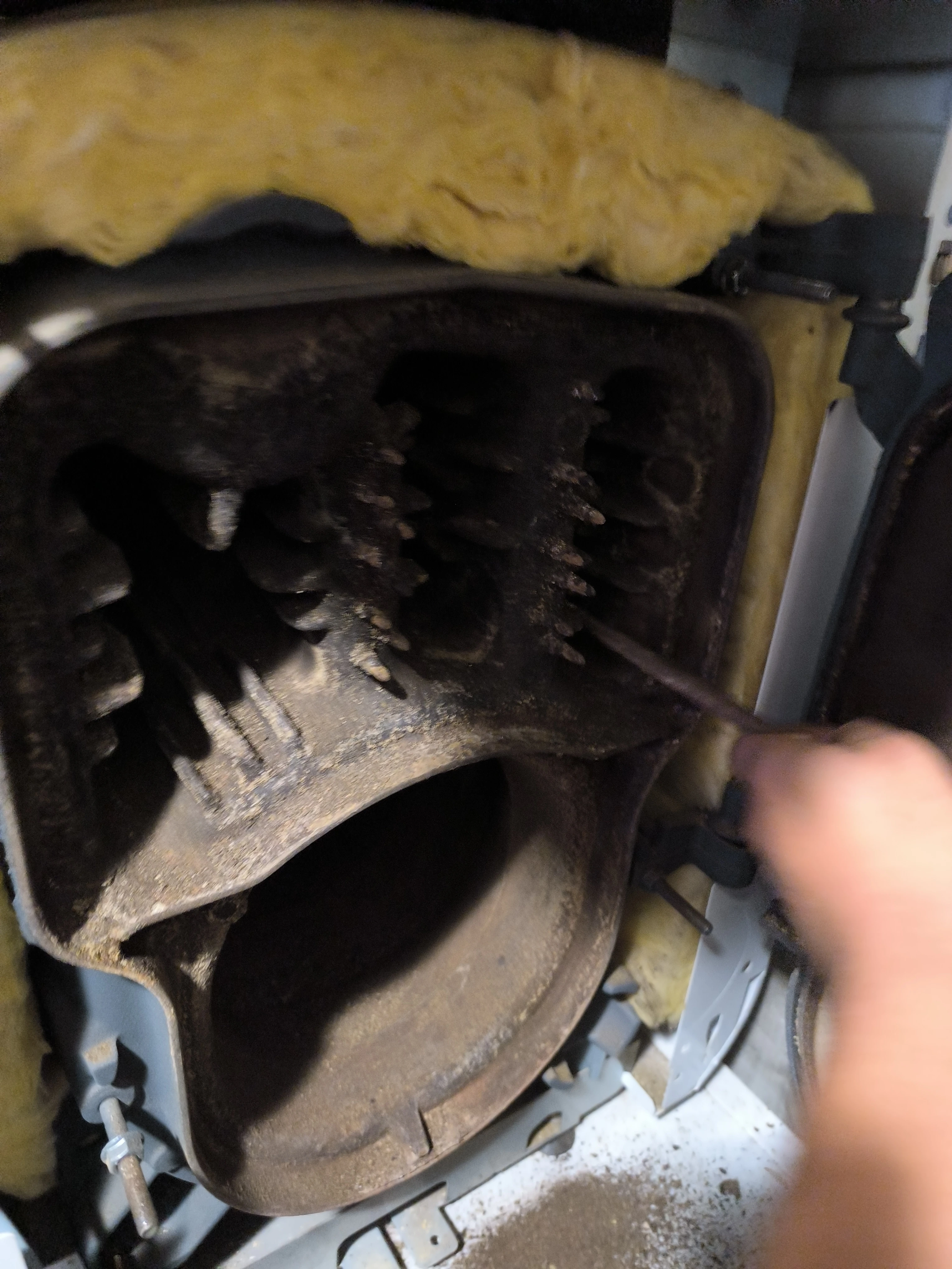 Boiler heat exchanger cleaning by heating engineer in Nice Gambetta
