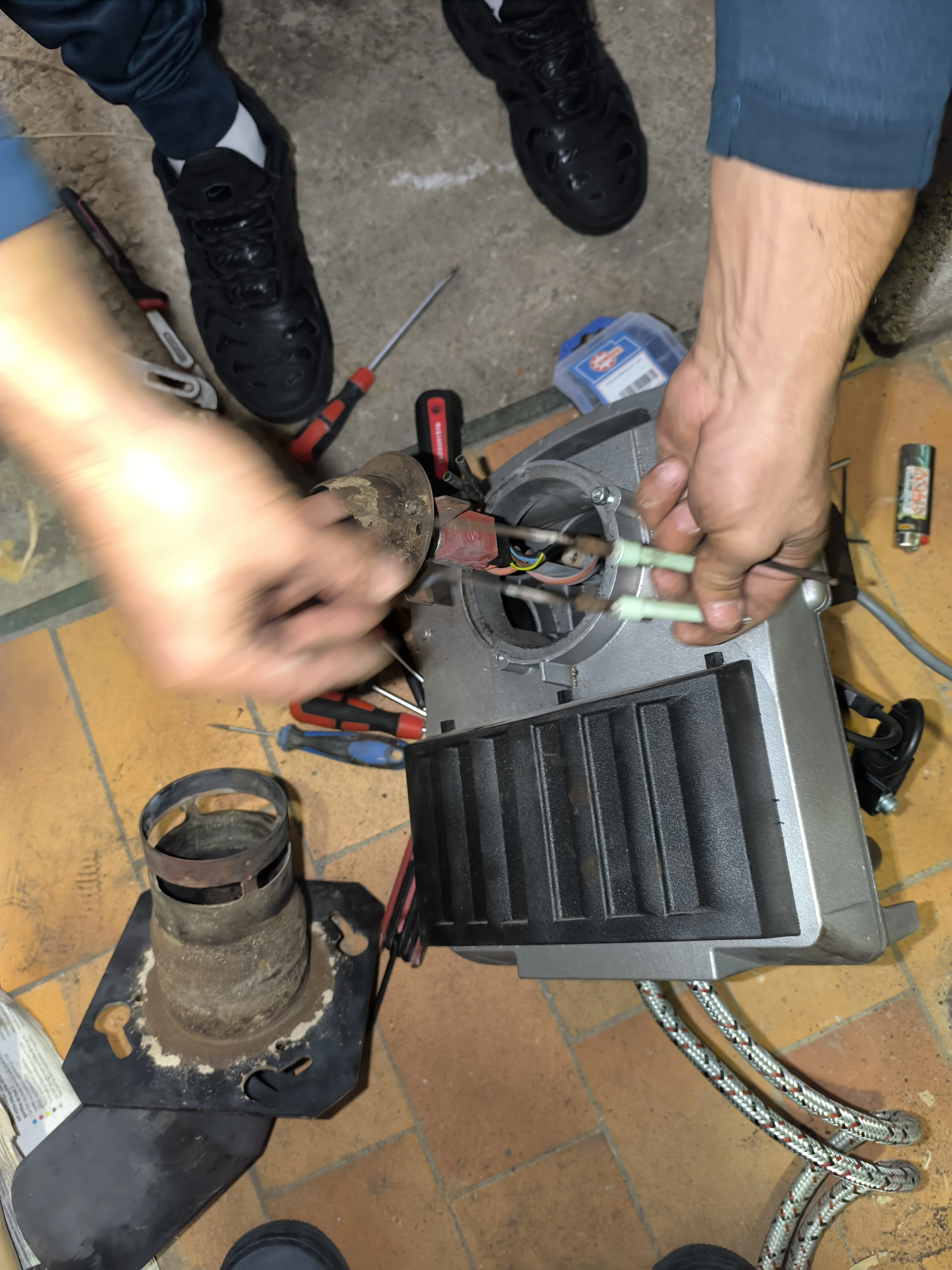 Boiler burner repair by heating technician in Nice Gairaut