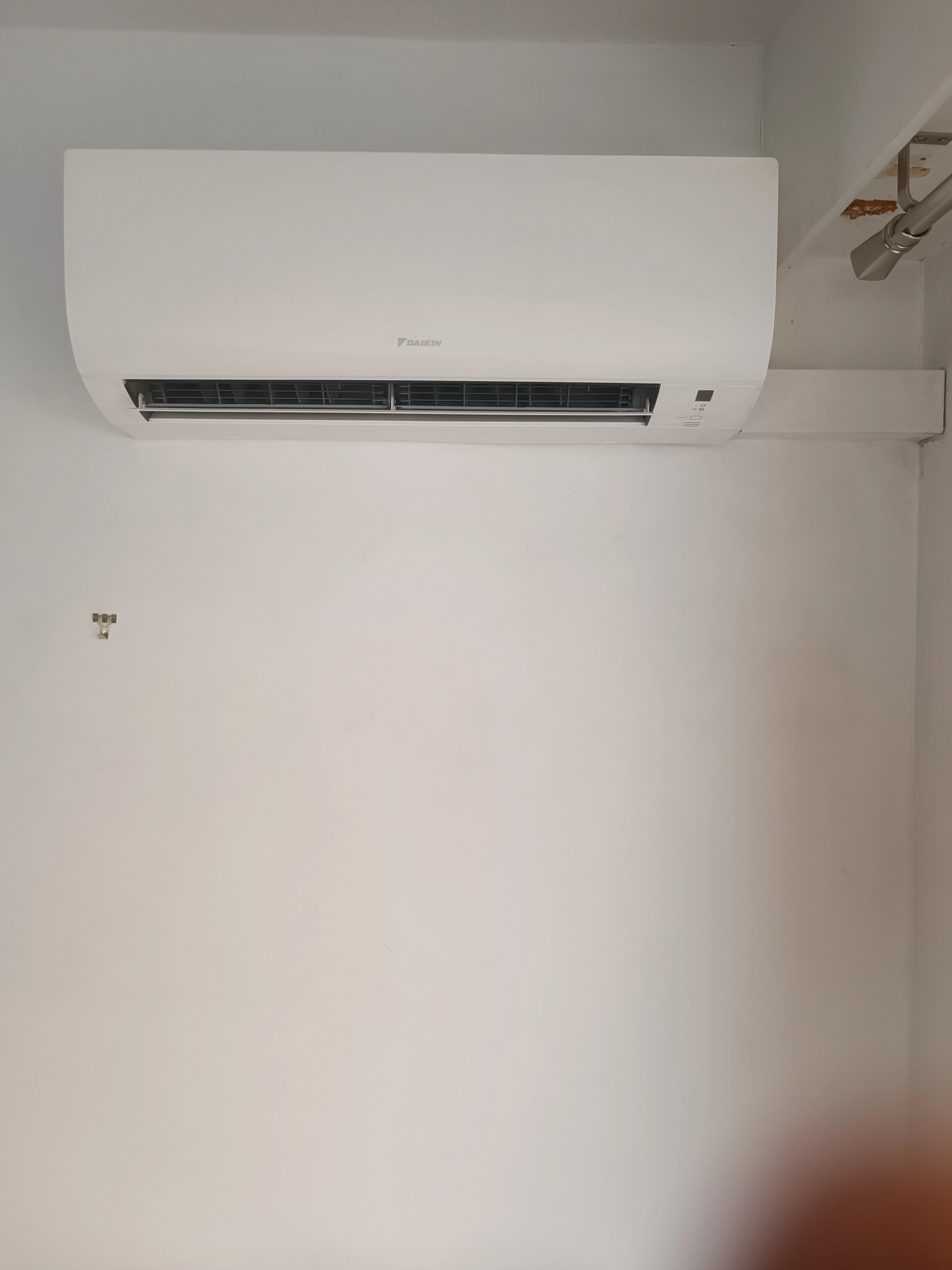 Installazione climatizzatore murale Atlantic a Nizza Mont Boron - Unità interna discreta